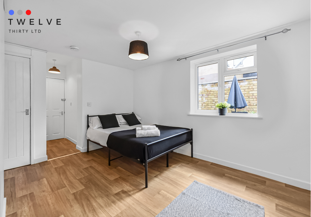 Property photo 2 of 6 Bed