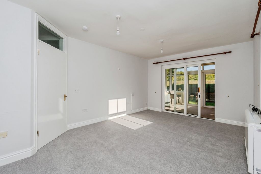 Property photo 2 of 18 Photo