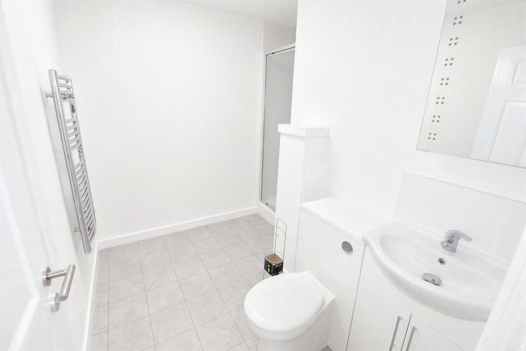 Property photo 3 of 4 Picture No. 11