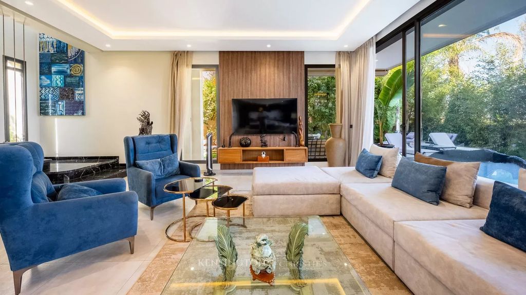 Property photo 2 of 18