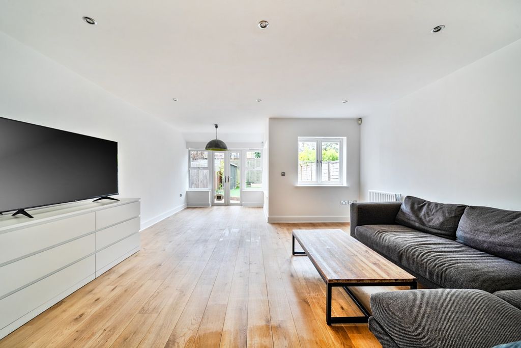 Property photo 2 of 22 Picture No. 08