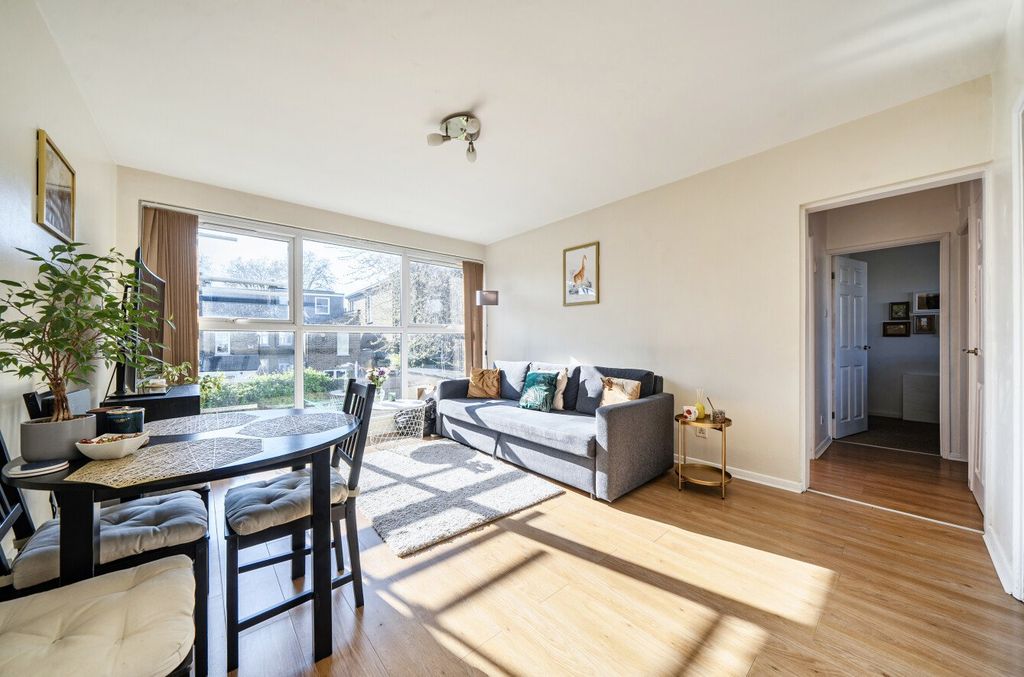 Property photo 2 of 9 1435434-6-69ce99B...