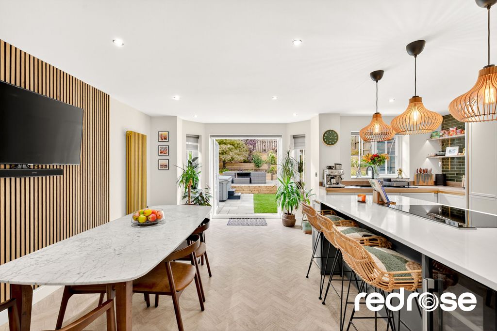 Property photo 2 of 30 Web_62 Duxbury Mnr Wy-12-2500Px