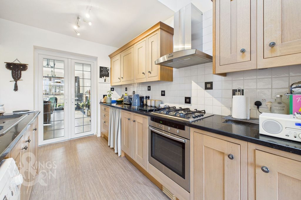 Property photo 3 of 29