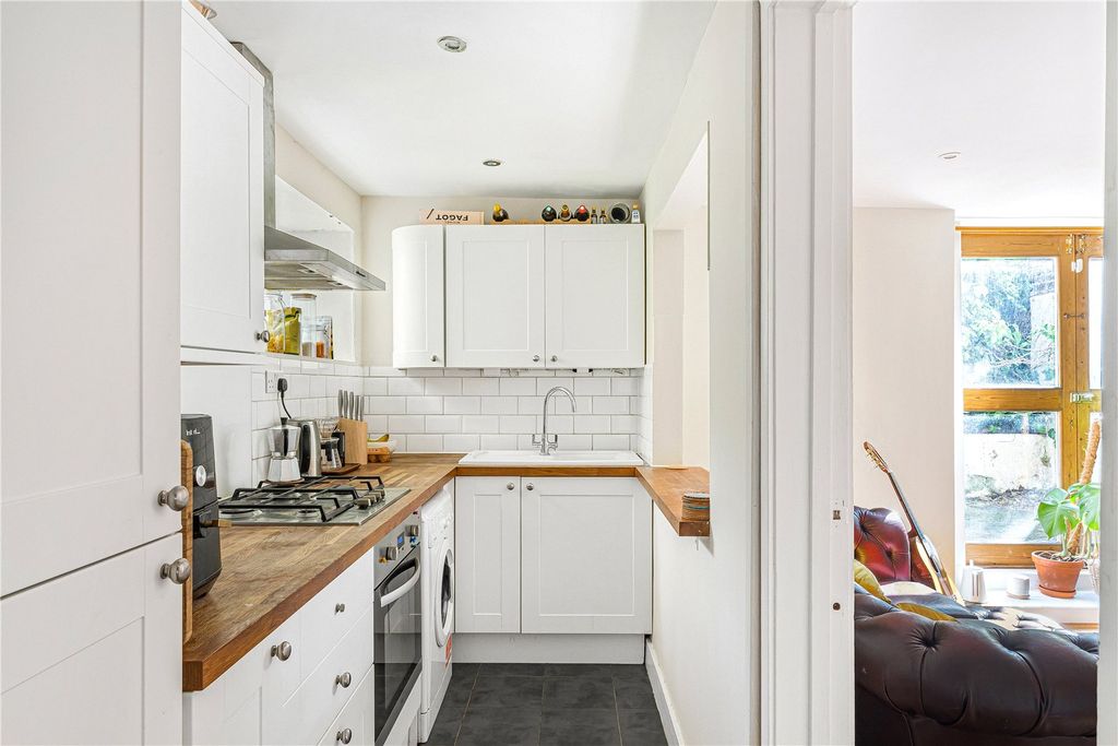 Property photo 3 of 13 Kitchen