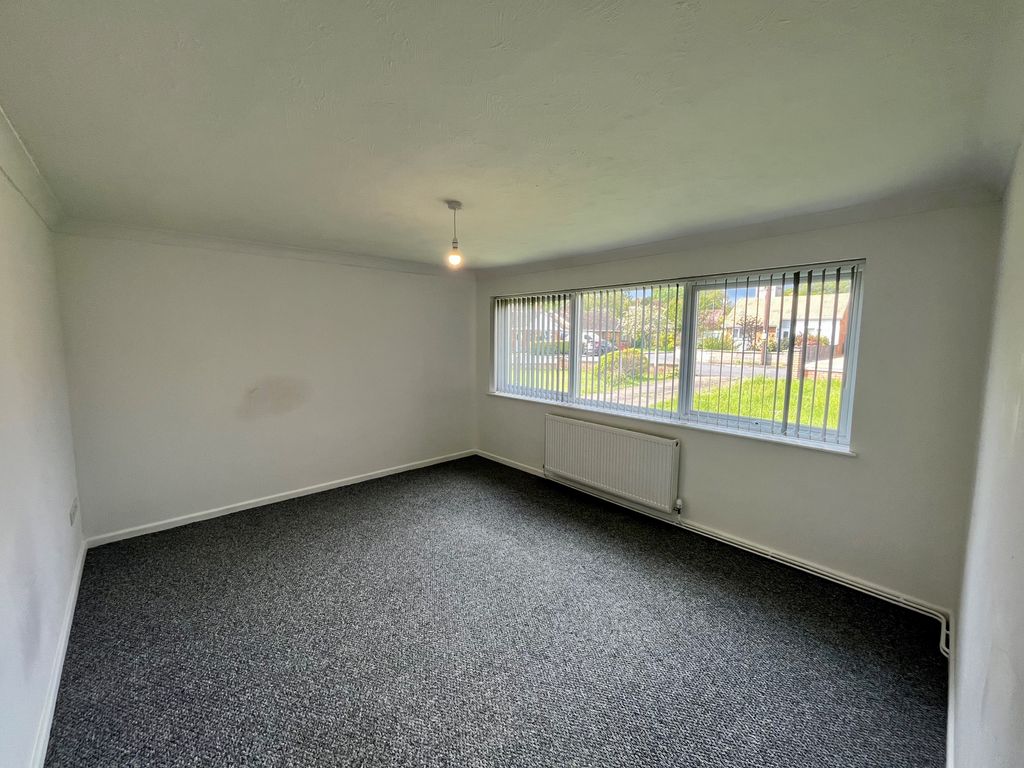 Property photo 3 of 9 Front