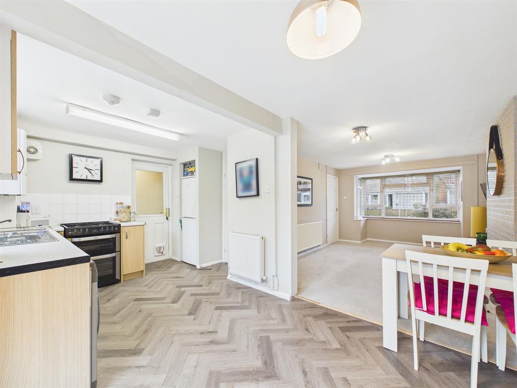 Property photo 2 of 13 Cam02435G0-Pr0176-Still007.Jpg