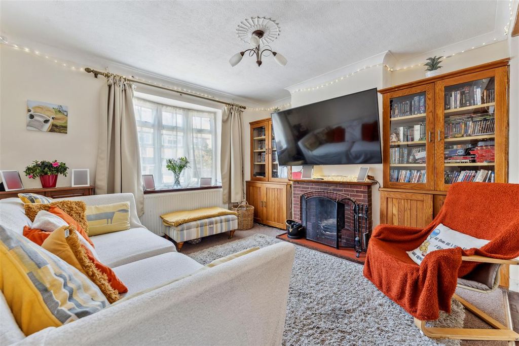 Property photo 3 of 17