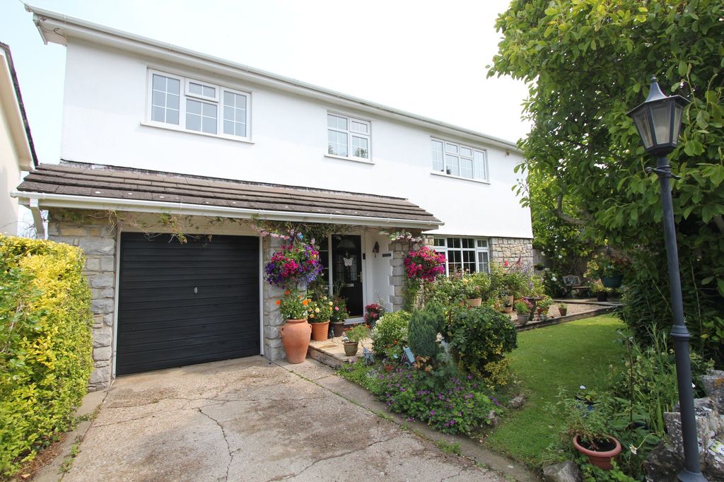 Property photo 1 of 45