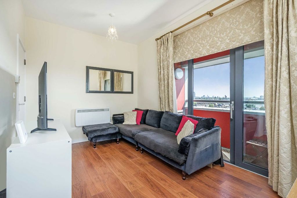 Property photo 2 of 7