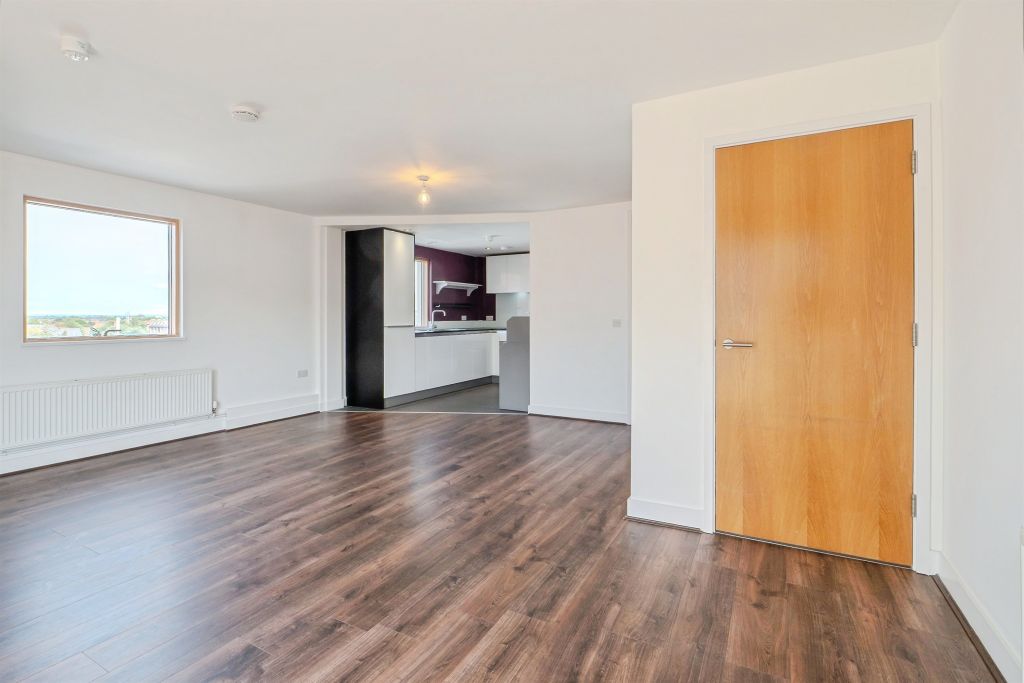 Property photo 3 of 17 Image