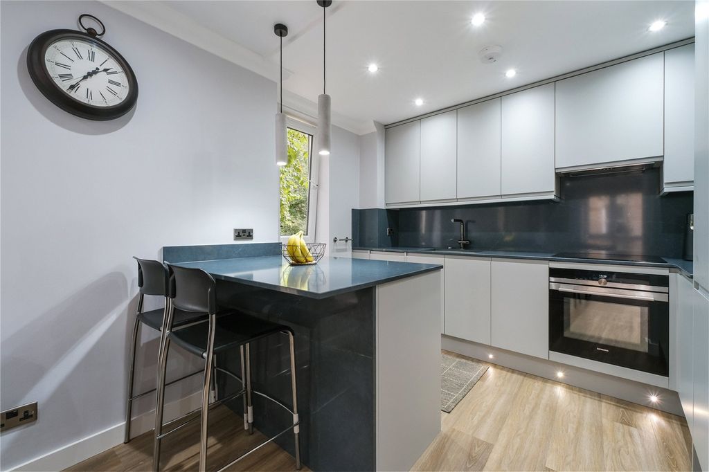 Property photo 2 of 12 Picture No. 20