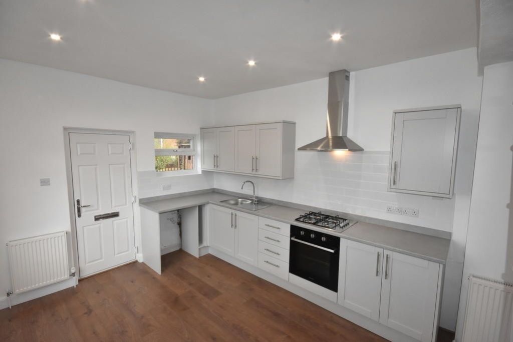 Property photo 3 of 18 Kitchen