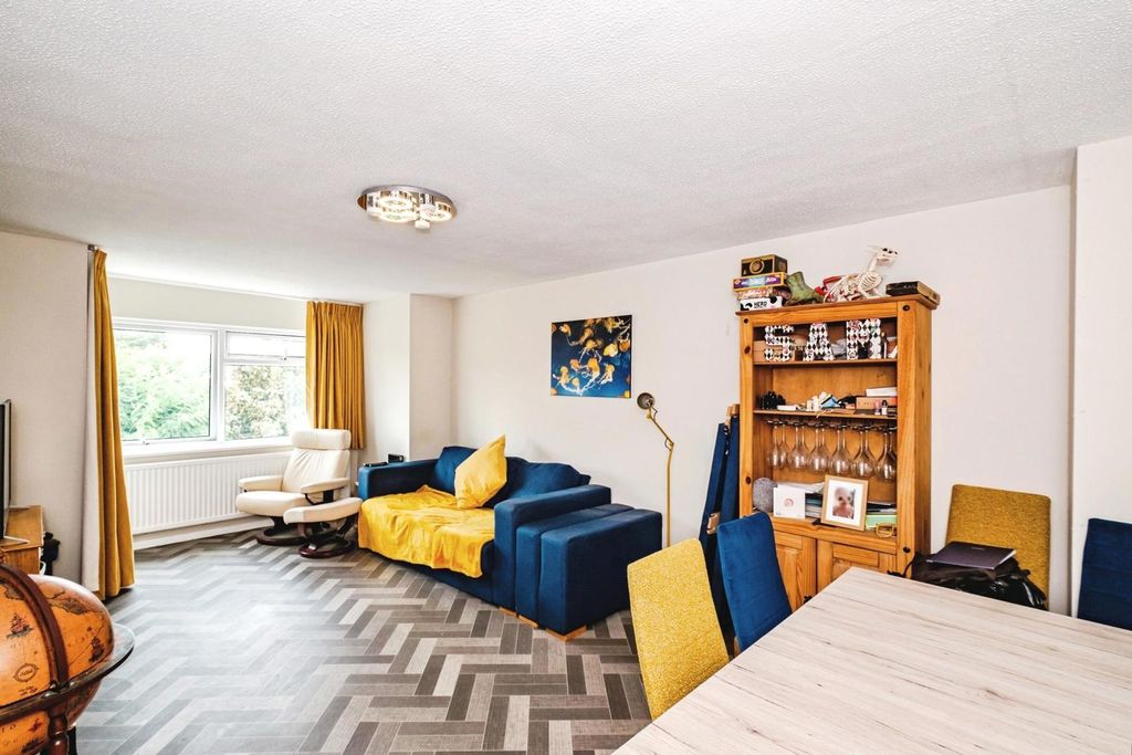 Property photo 2 of 18 Pbox-Img.Jpg