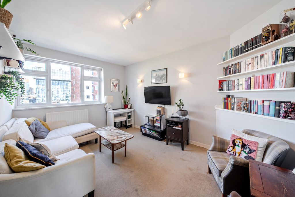 Property photo 1 of 11 1510368-9-1A01Fbf...
