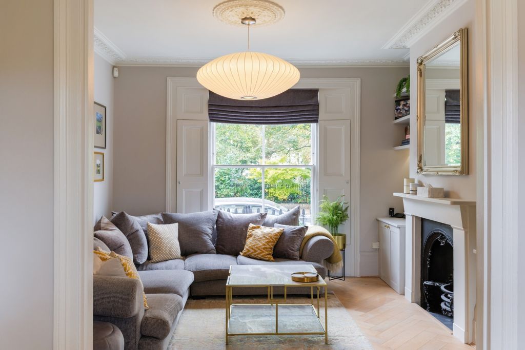 Property photo 3 of 23 Arlington Square