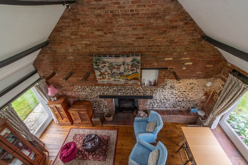 Property photo 2 of 12