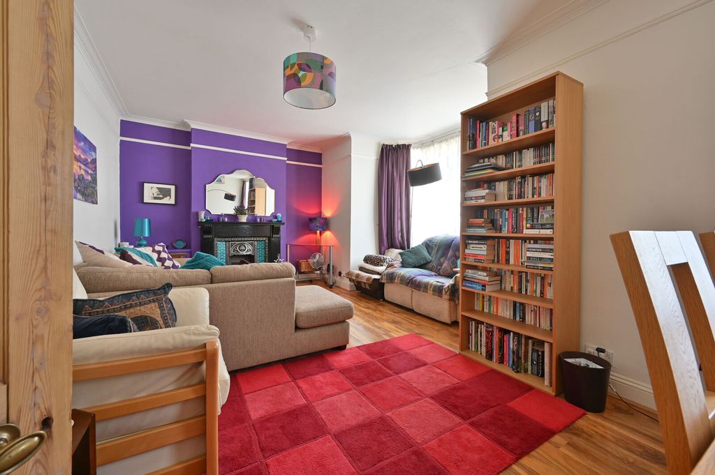 Property photo 3 of 9