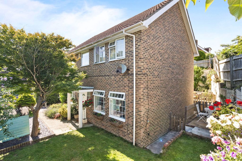 Property photo 1 of 24