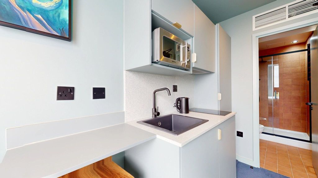 Property photo 2 of 10 Kitchen