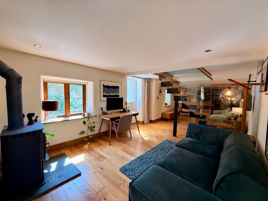 Property photo 3 of 20 Sitting Room
