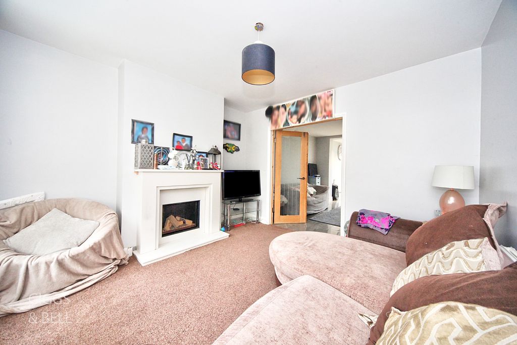 Property photo 3 of 19 4795573