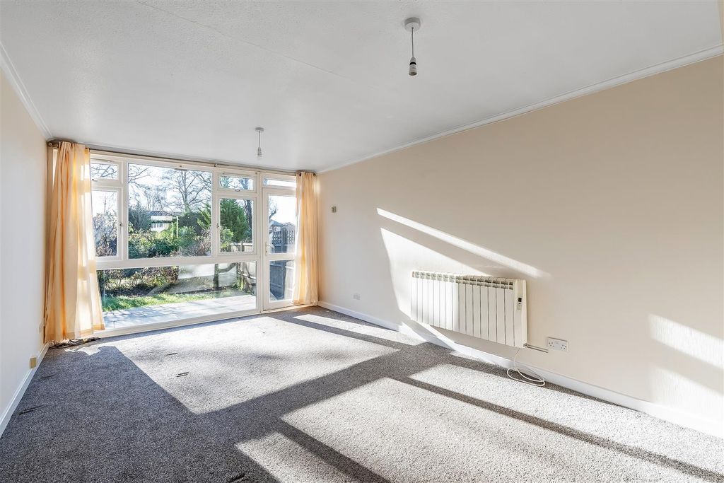 Property photo 3 of 16 9-Barnetts-Shaw-3-1.Jpg