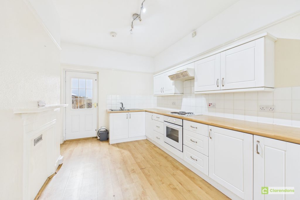 Property photo 2 of 10 Cam02528G0-Pr0471-Still005