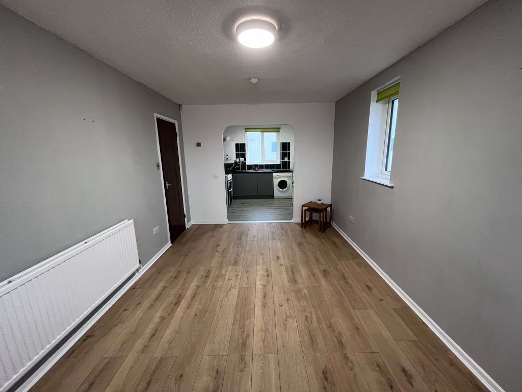 Property photo 2 of 6 Lounge