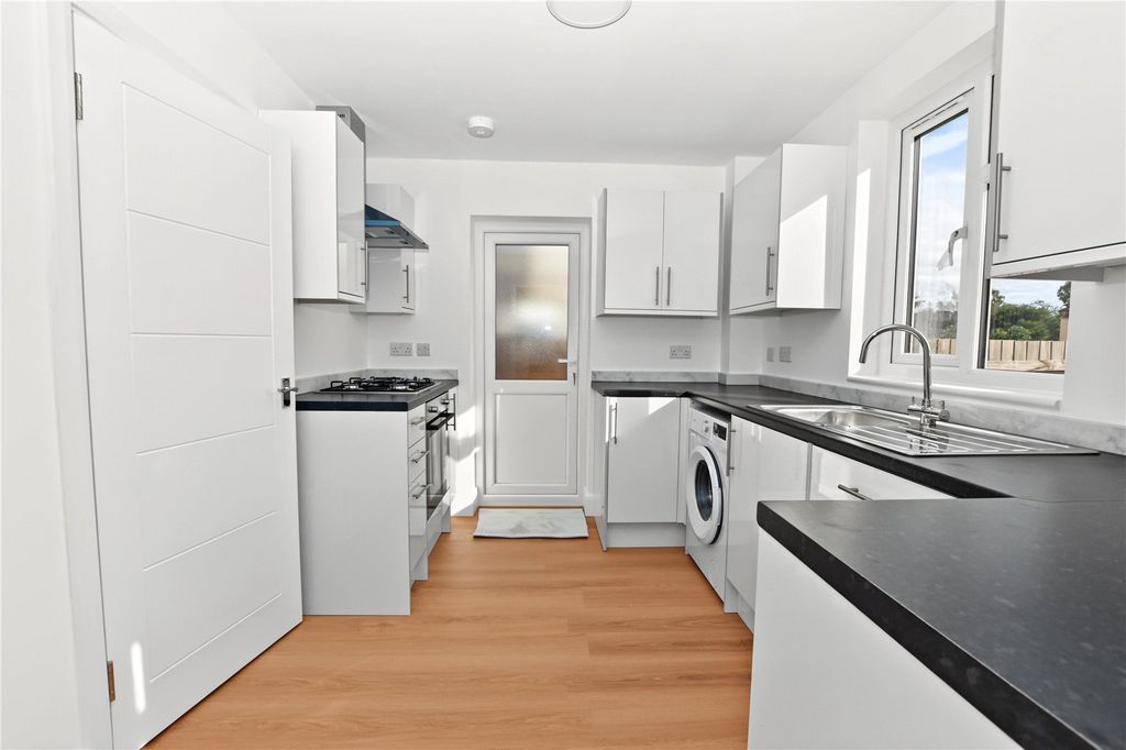 Property photo 2 of 16 Picture No. 08