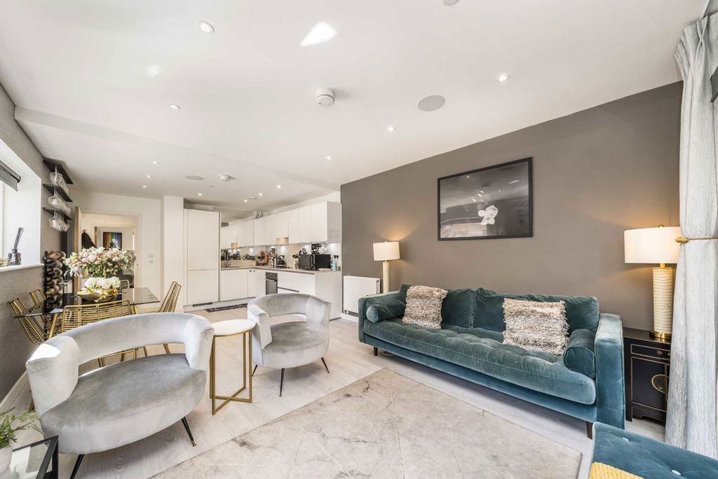 Property photo 3 of 9