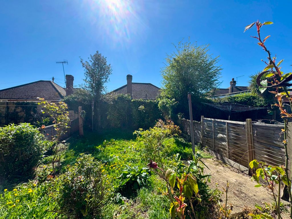 Additional image 5 of 2 bed flat for saleHeadley Court, Station Approach, Edenbridge TN8