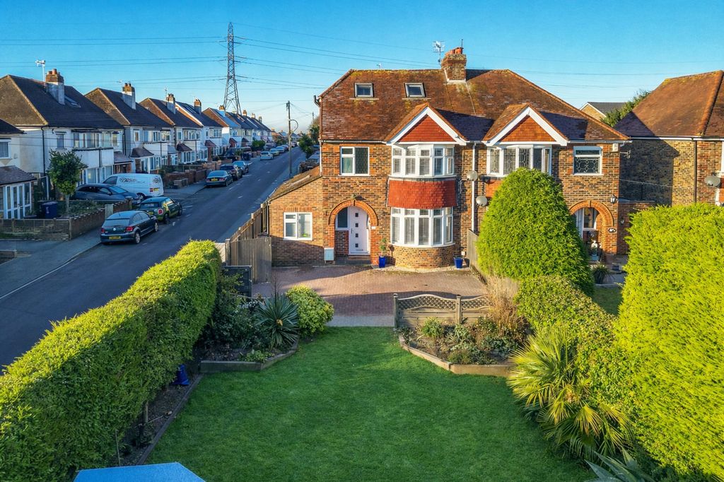 Property photo 1 of 30