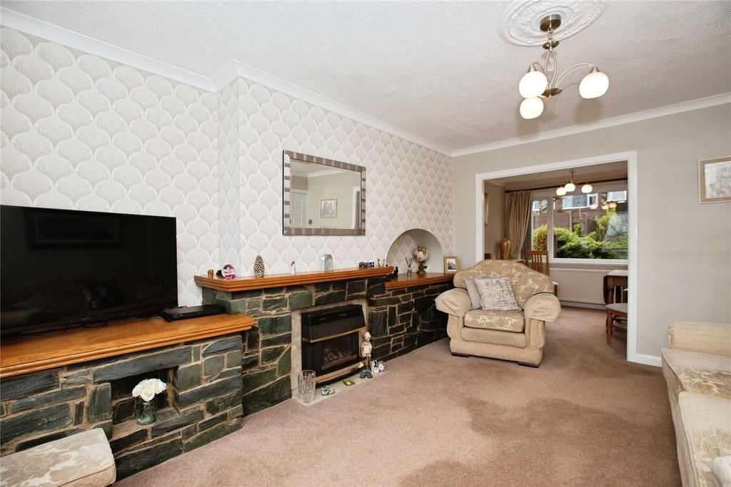 Property photo 2 of 16 Living Room