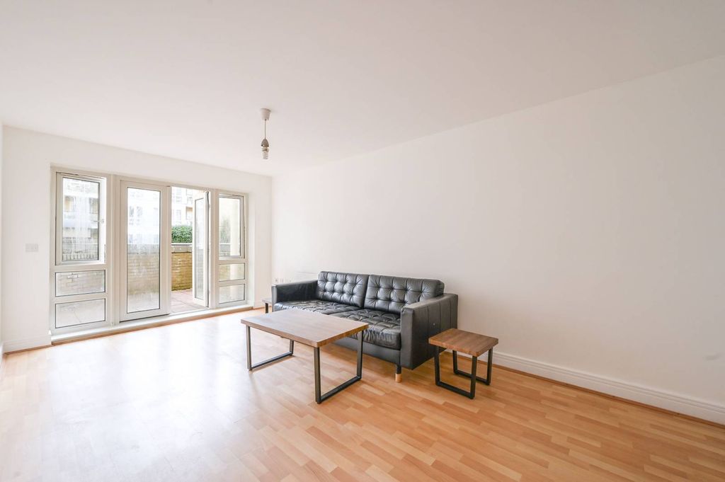Property photo 2 of 7
