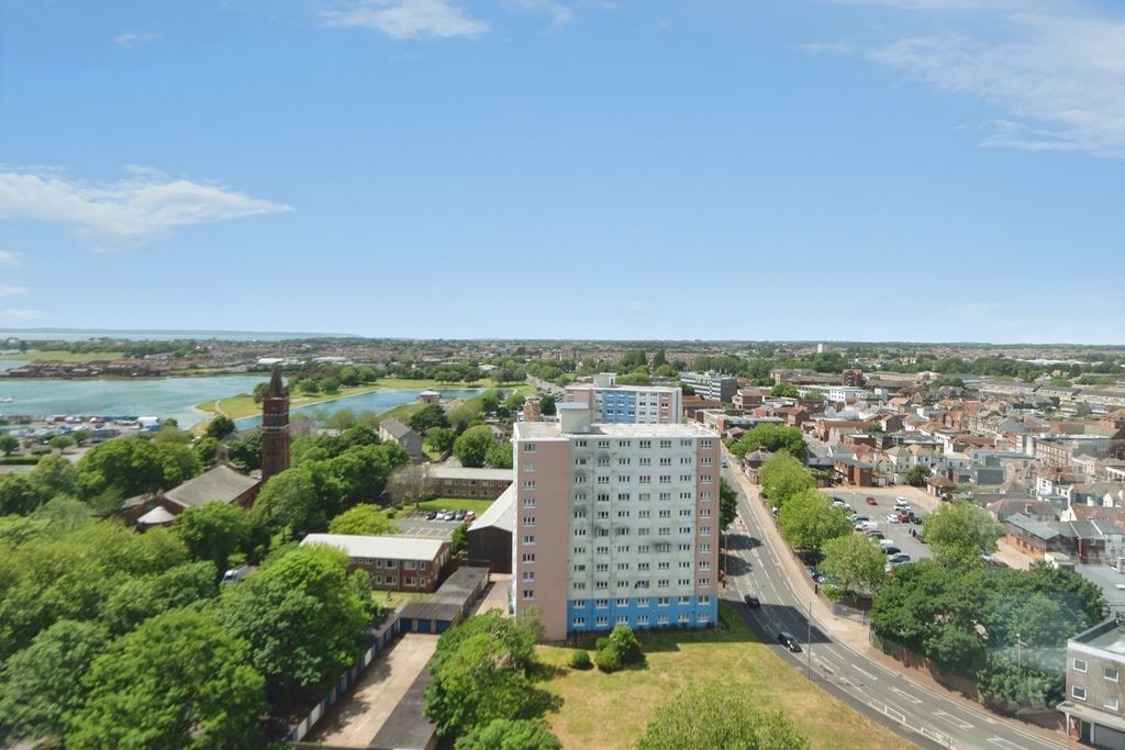 Property photo 3 of 17 Pbox-Img.Jpg