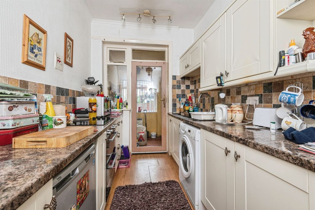 Property photo 2 of 12