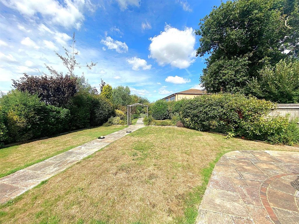 Property photo 2 of 18 60 Birkdale - Garden1.Jpg