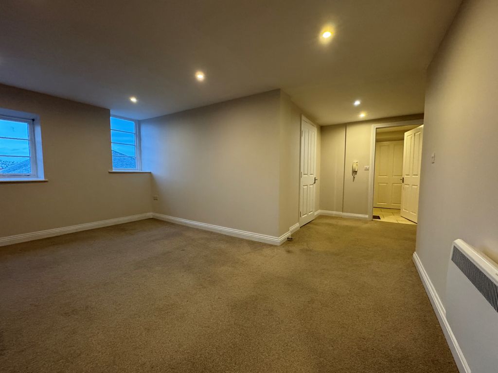 Property photo 2 of 13 Image