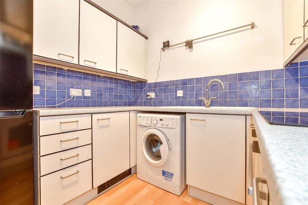 Property photo 2 of 9 Kitchen