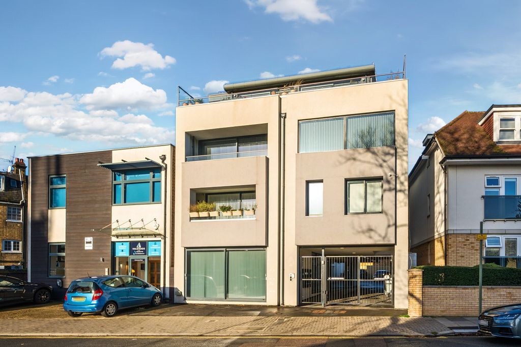 Property photo 3 of 20