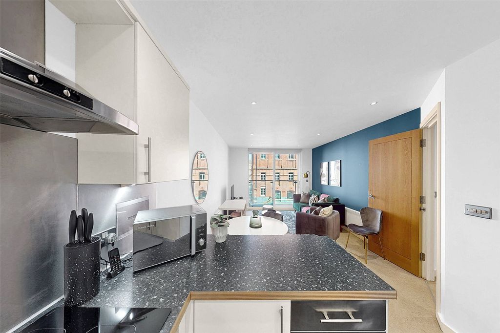 Property photo 2 of 28 Picture No. 22