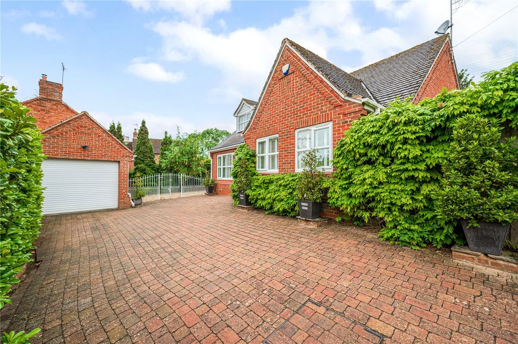 Property photo 1 of 14 House