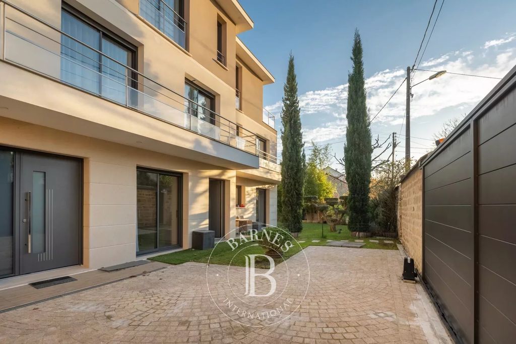 Property photo 1 of 36