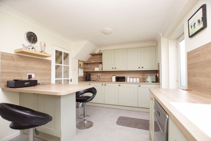 Property photo 2 of 18 Kitchen/ Breakfast Room