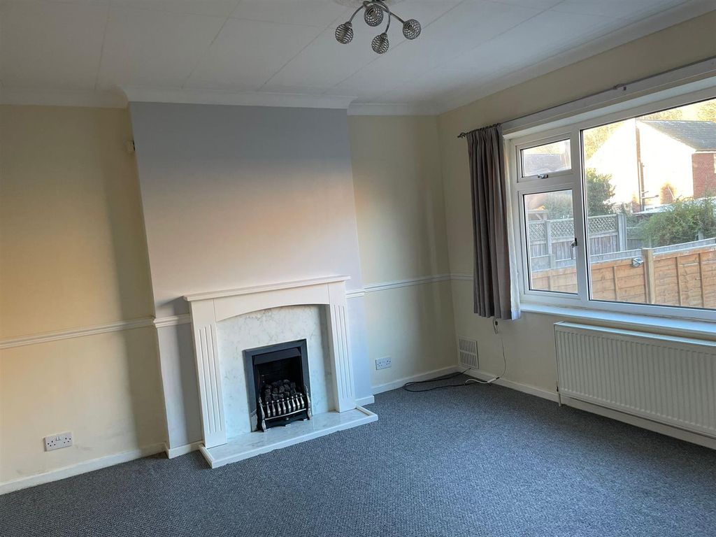 Property photo 2 of 18 Lounge