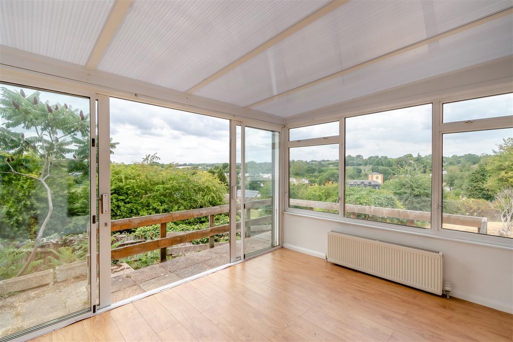 Property photo 3 of 39 8700108-Interior06.Jpg