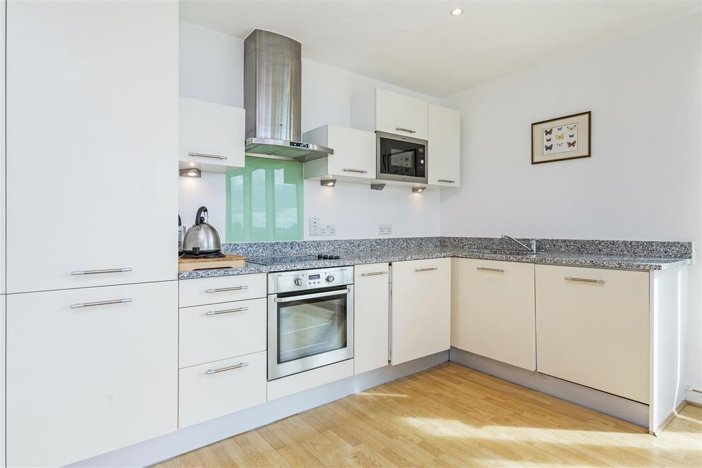 Property photo 3 of 15 Kitchen