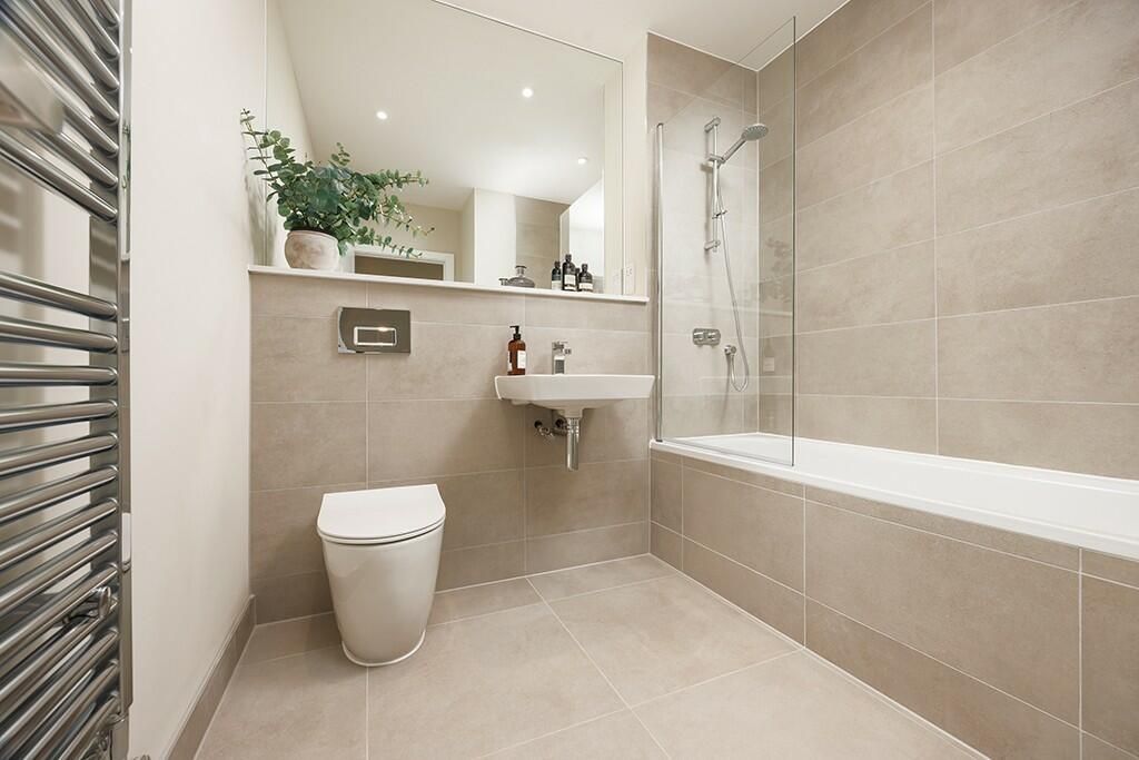 Property photo 2 of 6 Bathroom