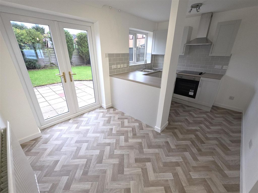 Property photo 3 of 14 Kitchen.Jpg